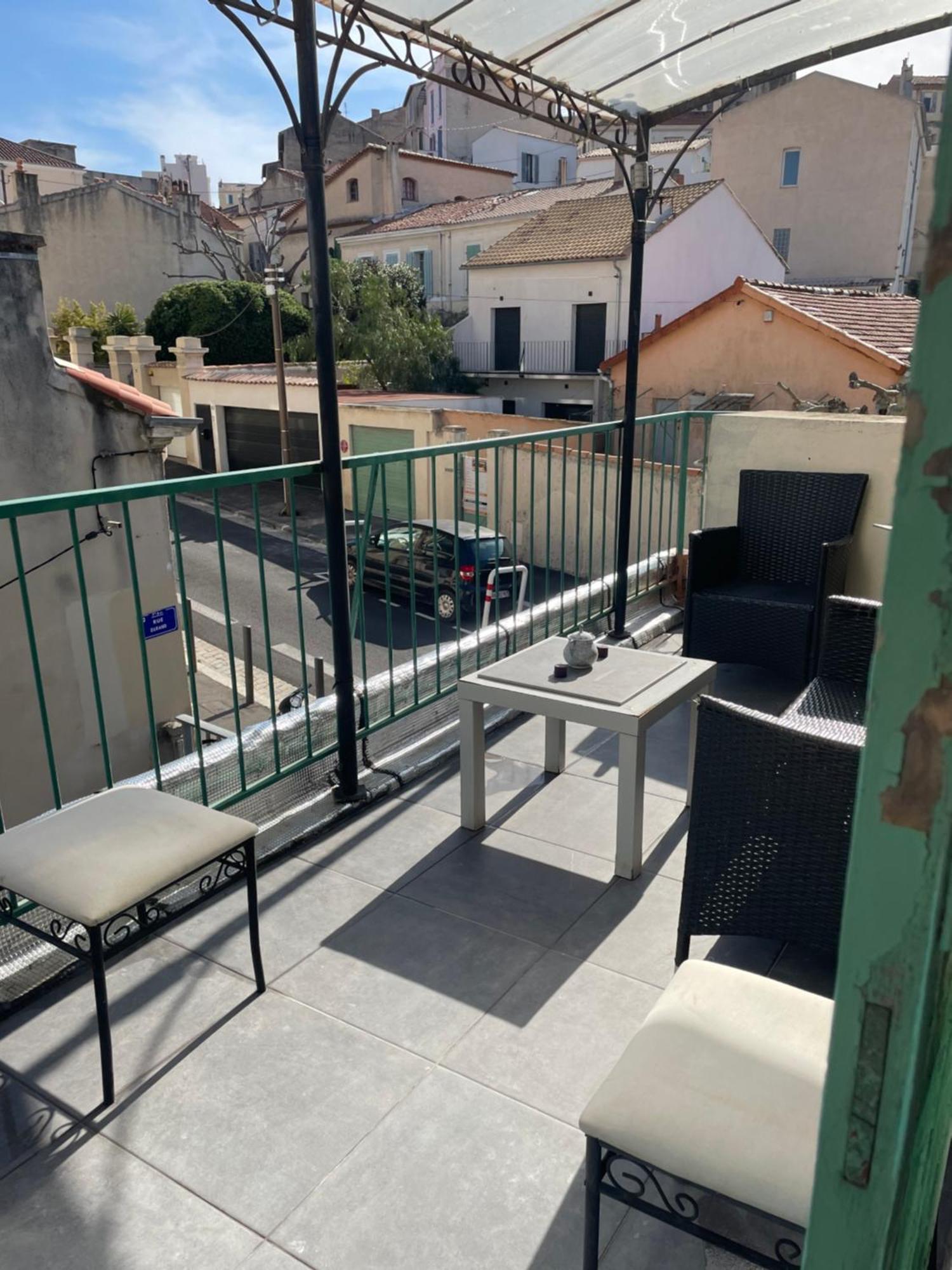 Stud Terras Ville Corniche 2 Pers Stat Gratuit Rue Modif Suivt Possib Et Accord Exclusif Marseilles Buitenkant foto